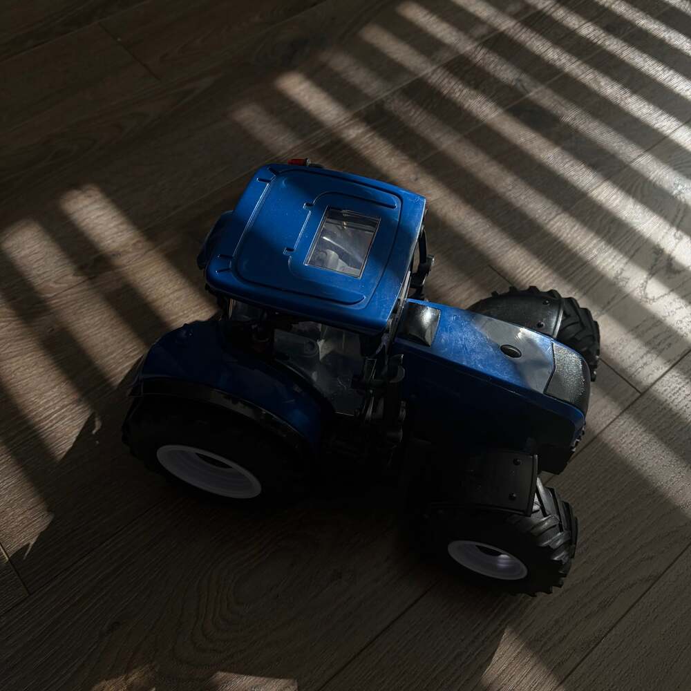 Bruder 1:16 Scale New Holland T7.315 Blue Farm Tractor Toy